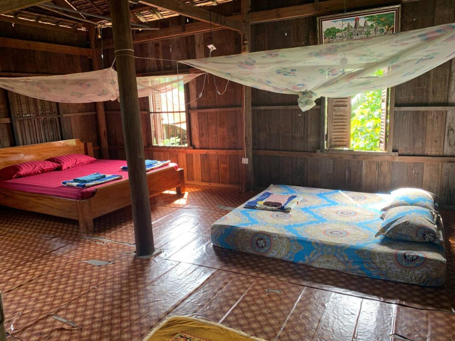 Family Batcave Homestay Battambang Exterior foto