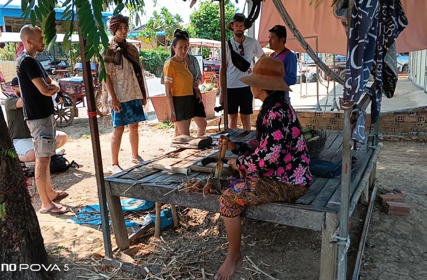 Family Batcave Homestay Battambang Exterior foto