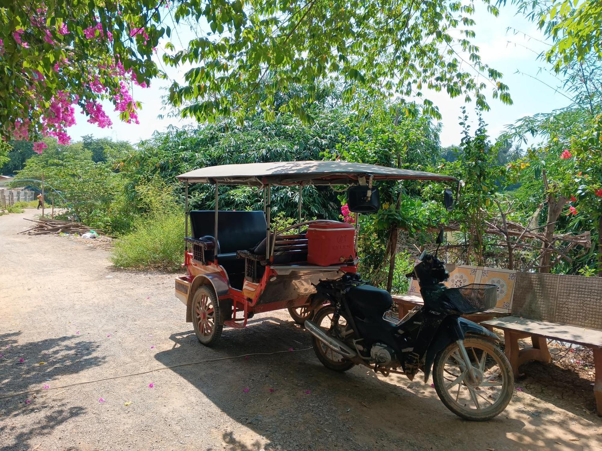 Family Batcave Homestay Battambang Exterior foto