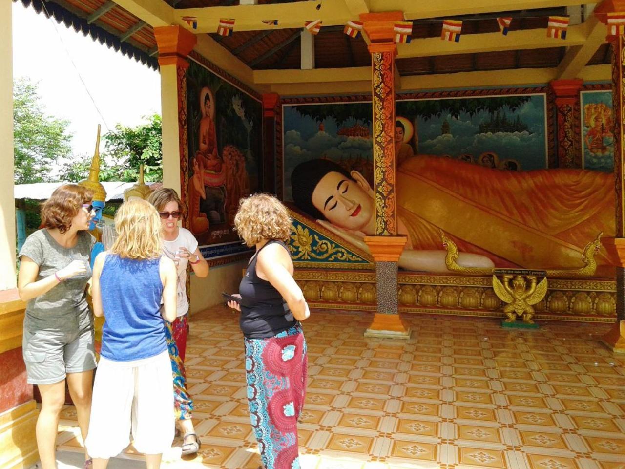 Family Batcave Homestay Battambang Exterior foto