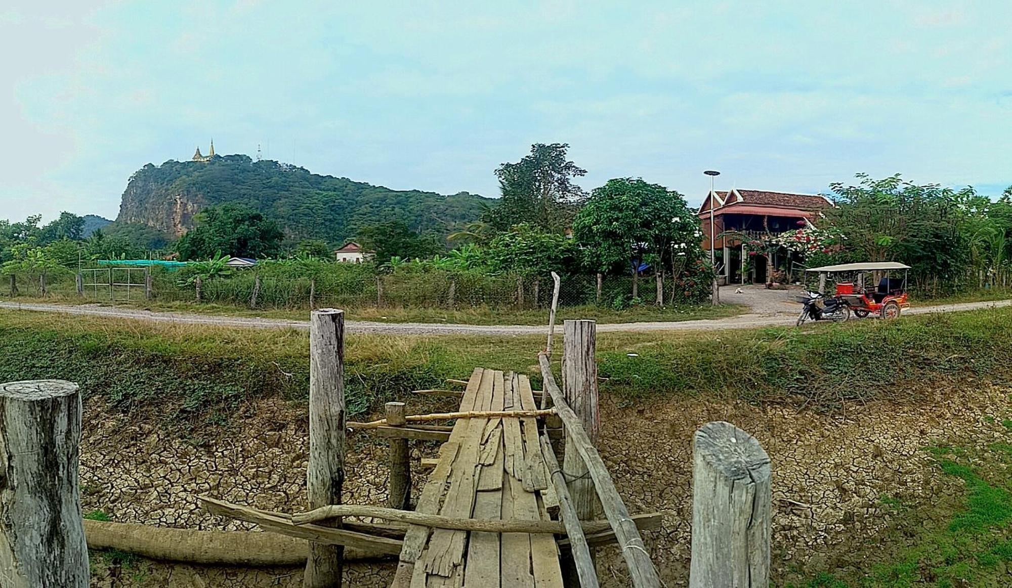 Family Batcave Homestay Battambang Exterior foto