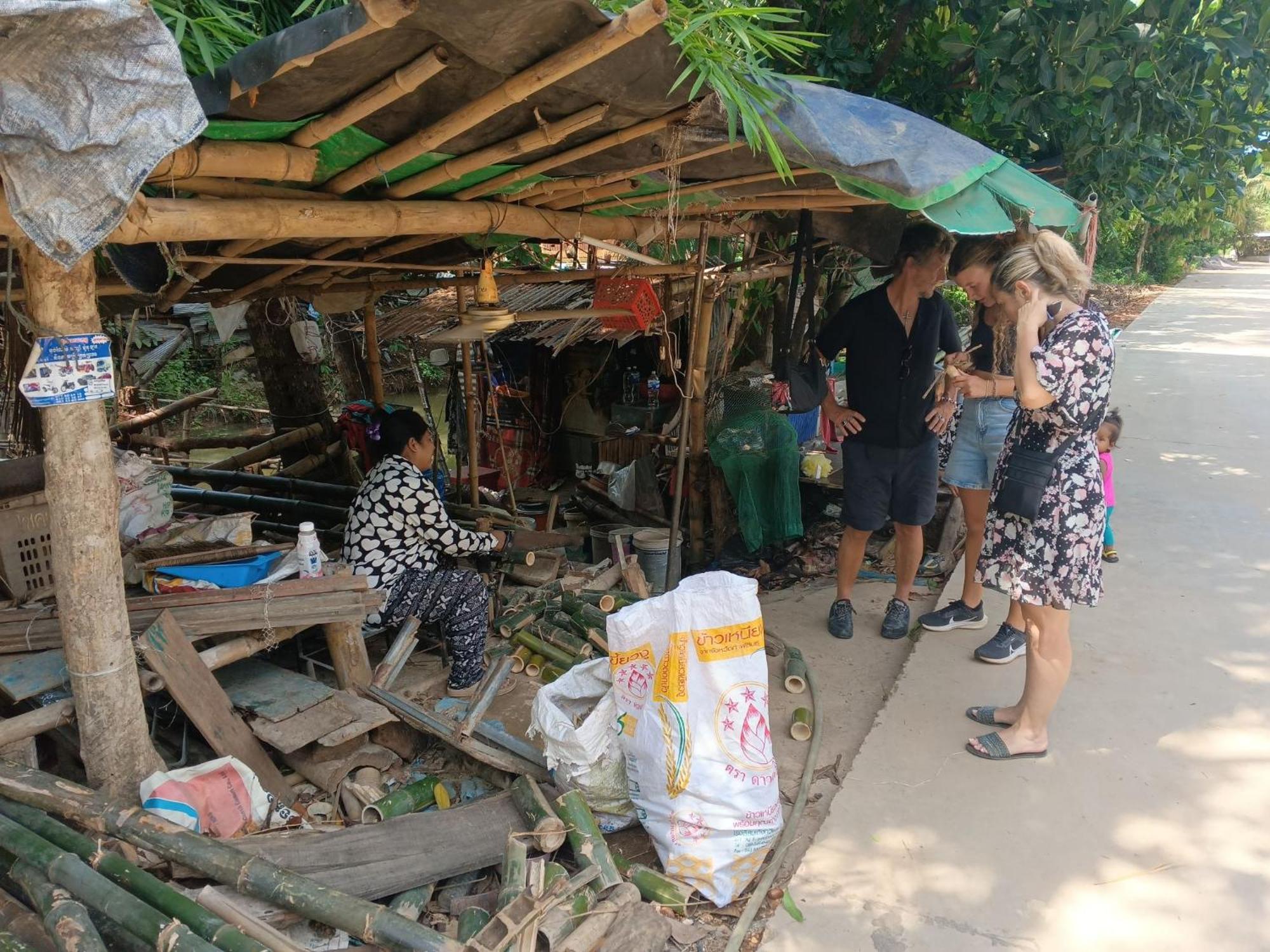 Family Batcave Homestay Battambang Exterior foto